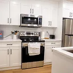2024 Luxury Suite - 10Min To Downtown & Airport