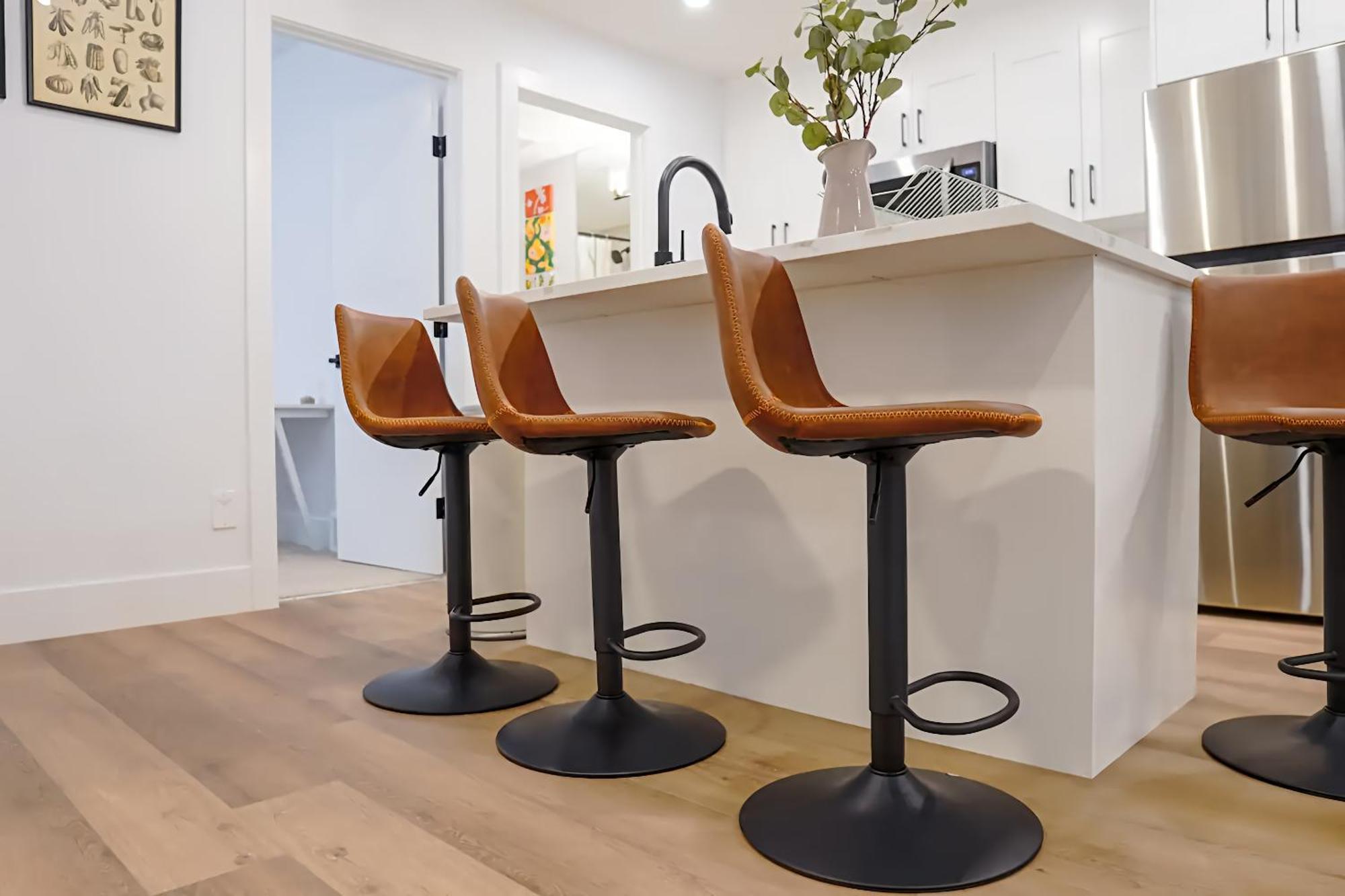 2024 Luxury - 10min To Downtown & Airport Apartment Calgary