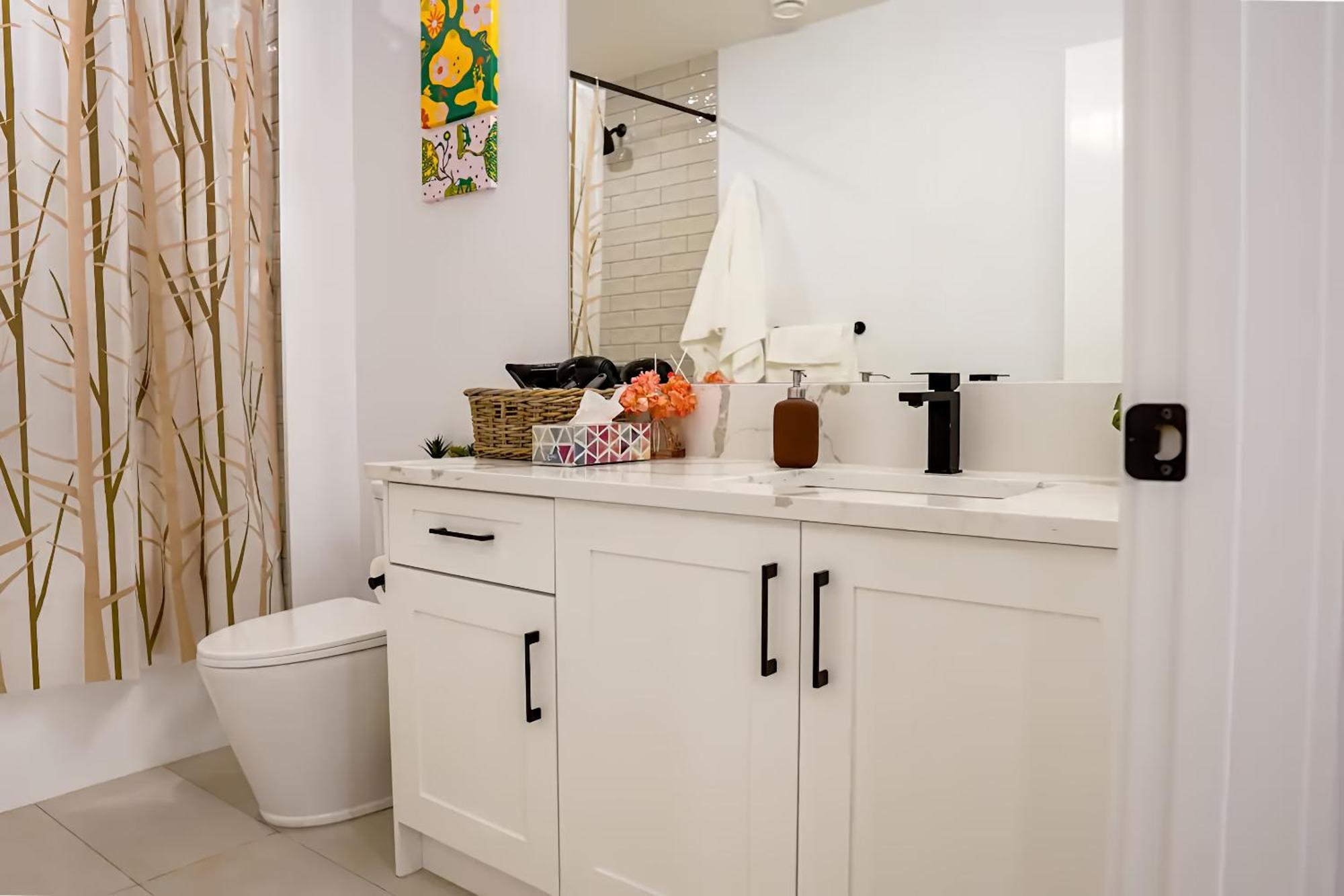 2024 Luxury - 10min To Downtown & Airport Apartment Calgary